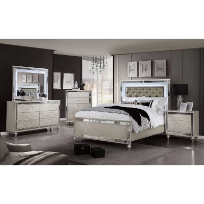 3pc Queen La Mesa Bed Nightstand And Dresser Set Silver - HOMES: Inside + Out 5 3pc Queen La Mesa Bed Nightstand And Dresser Set Silver - HOMES: Inside + Out - Image 5